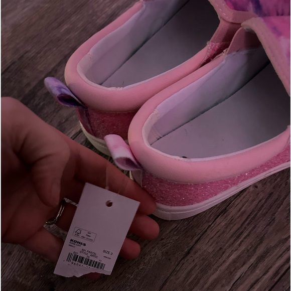 NWT SO brand sneakers kids size 3 - Picture 2 of 2